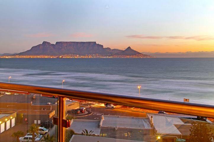 Apartmán Infinity Oceanview 303A Bloubergstrand Exteriér fotografie